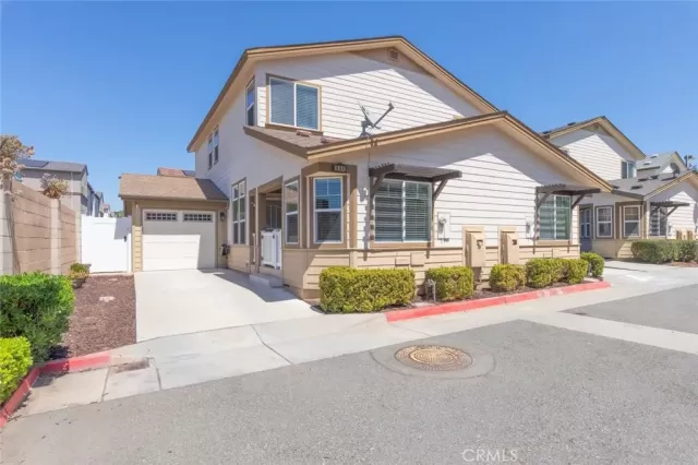 MLS: SW26153143 Condo For Sale