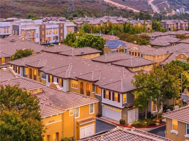 MLS: SW26155957 Condo For Sale