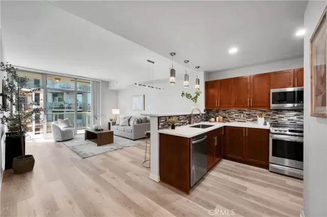MLS: SW26158716 Condo For Sale