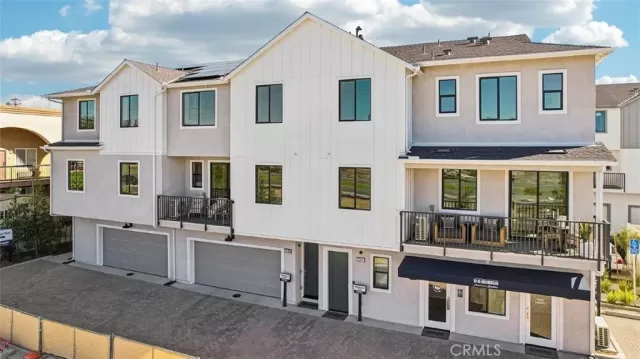 MLS: SW26168013 Condo For Sale