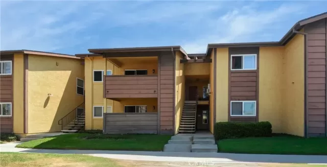 MLS: SW26175763 Condo For Sale