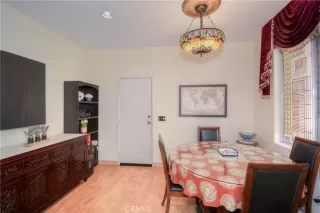 Photo #4: TR23069343 Listing 