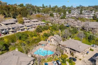 Photo #5: TR24038191 Listing