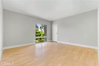 Photo #6: TR24186461 Listing 