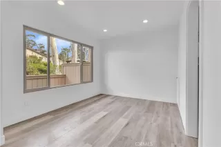 Photo #4: TR24254405 Listing 