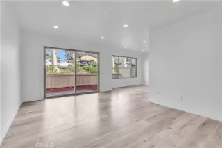 Photo #5: TR24254405 Listing 