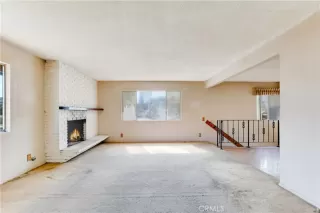 Photo #6: TR25075795 Listing