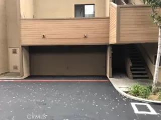 Photo #6: TR25122531 Listing