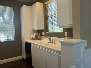 Photo #5: TR25156366 Listing