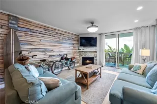 Photo #2: TR25240006 Listing