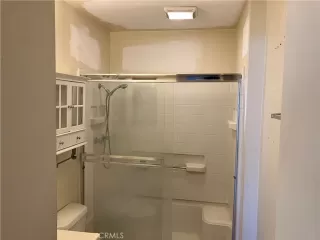 Photo #6: TR25267572 Listing 