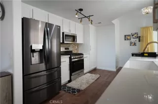 Photo #6: TR26016836 Listing