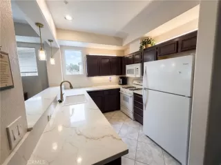 Photo #2: TR26060589 Listing
