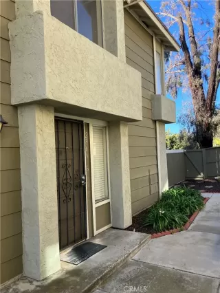 Photo #6: TR26107106 Listing