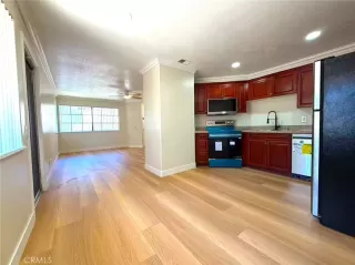 Photo #3: TR26110394 Listing