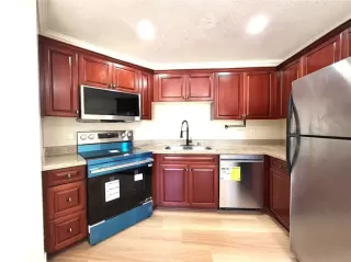 Photo #4: TR26110394 Listing