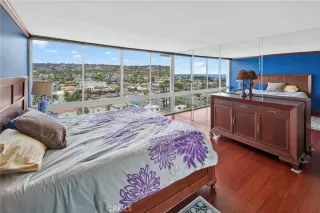 Browse active condo listings in PACIFIC TOWER