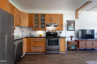 Photo #2: V1-22883 Listing