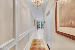 Photo #4: V1-25102 Listing 