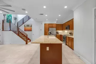 Photo #6: V1-25102 Listing 