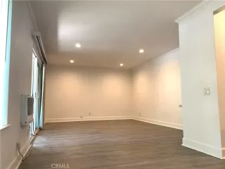 Photo #4: WS23126741 Listing