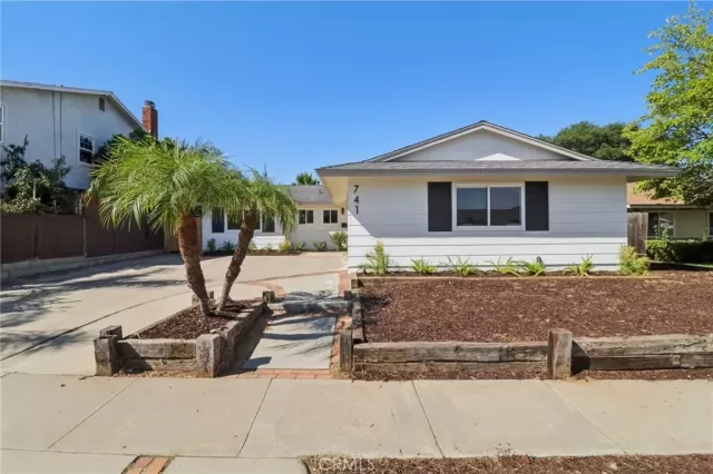 MLS: WS25219751 Condo For Sale