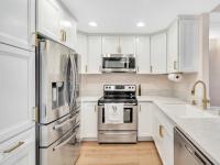 More Details about MLS # 240009057 : 510 CAMINO DE LA REINA UNIT 304