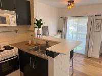 More Details about MLS # 250021072 : 3950 CLEVELAND AVE 101